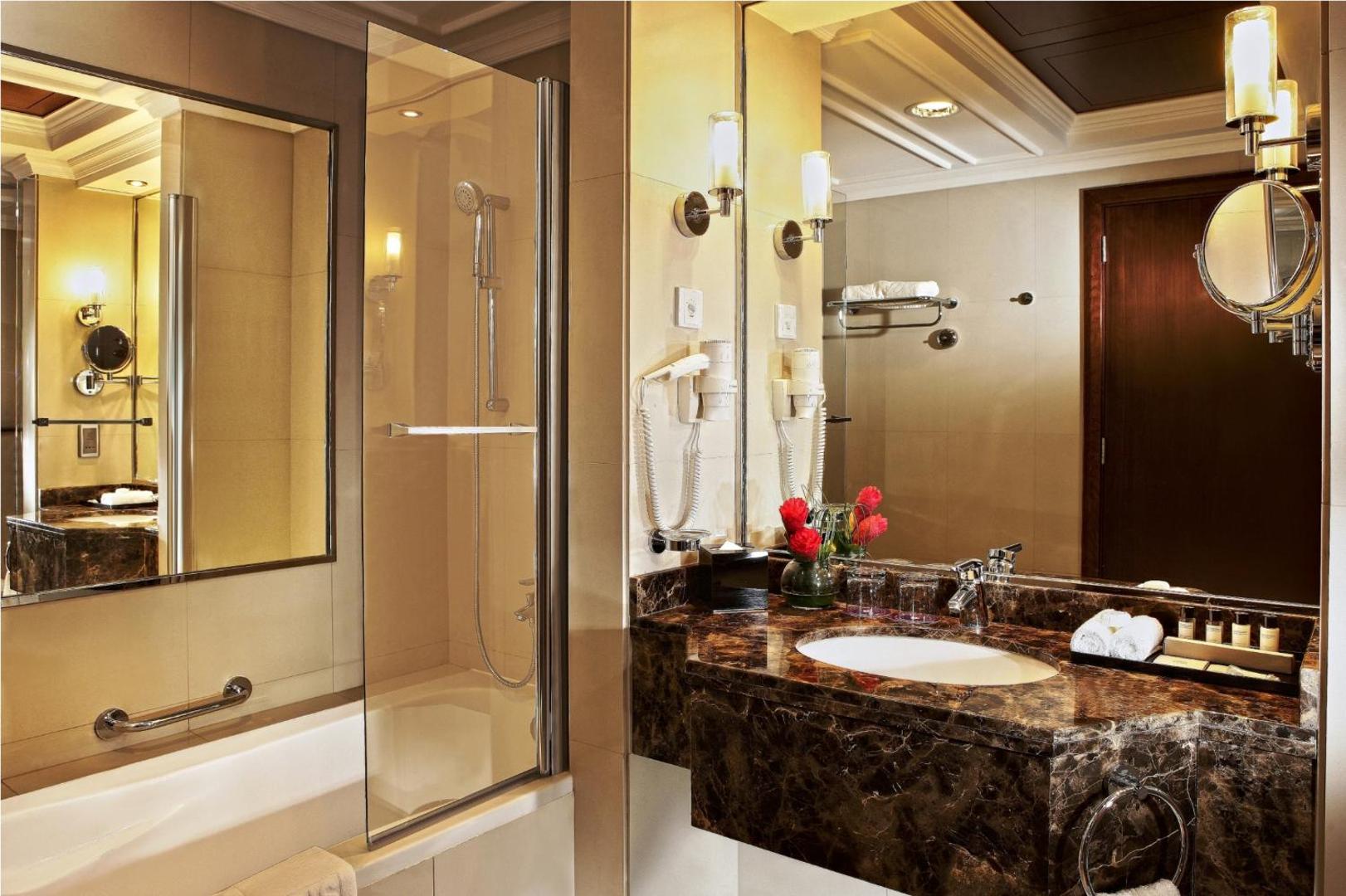Park Regis Kris Kin Hotel