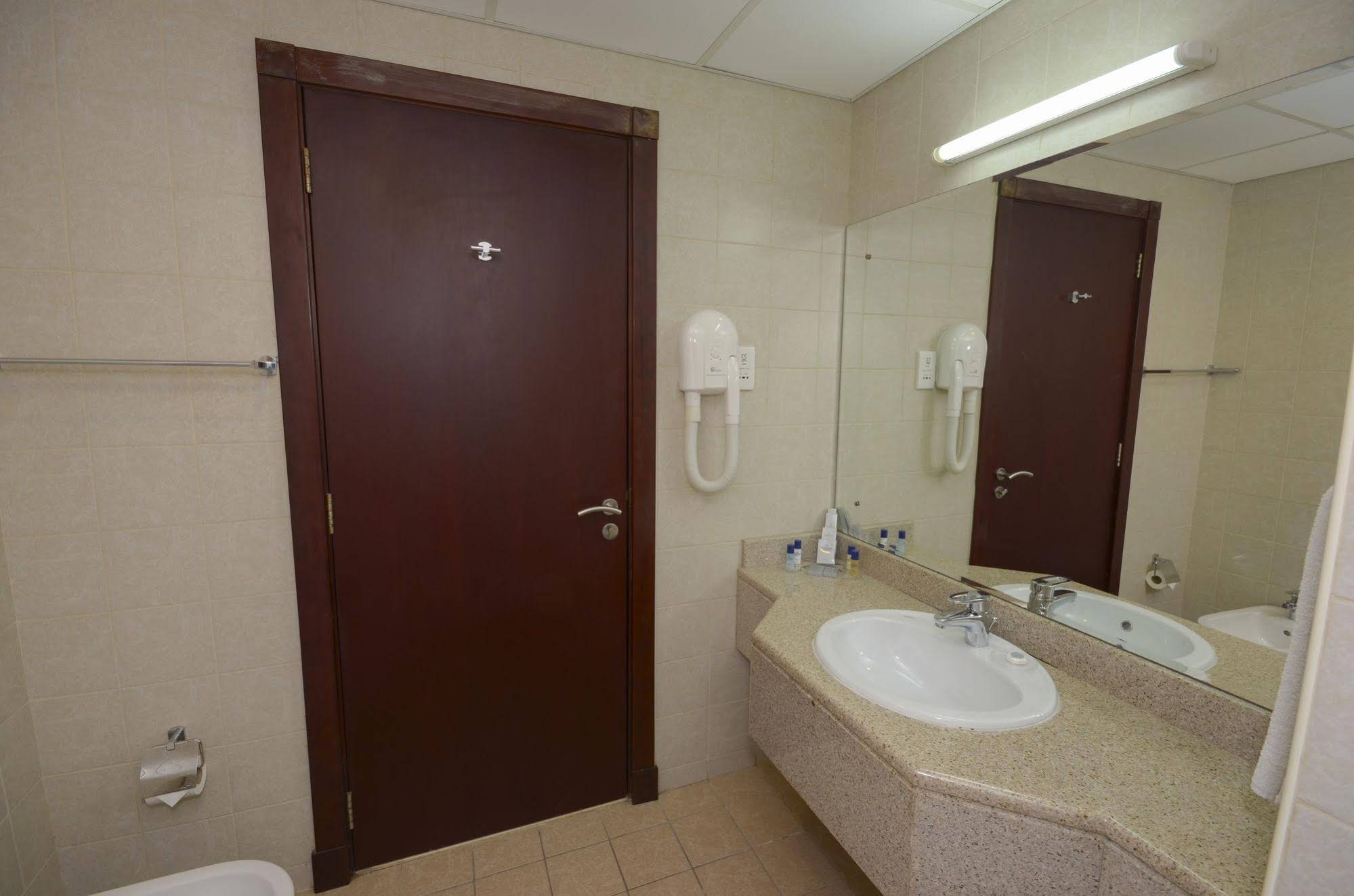 Parkside Suites - Discovery Gardens