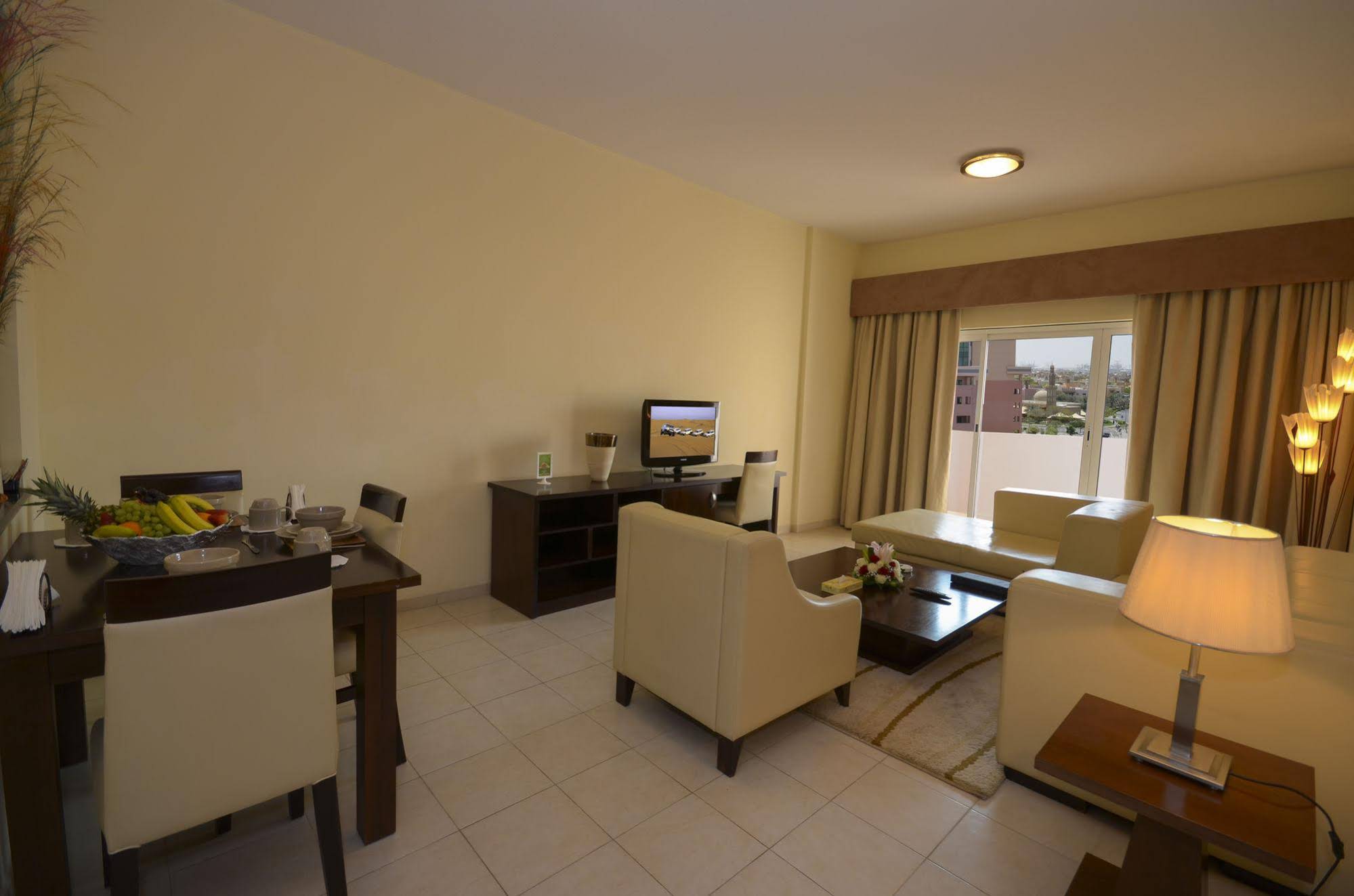 Parkside Suites - Discovery Gardens