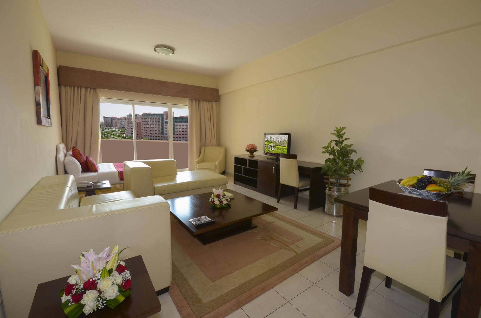 Parkside Suites - Discovery Gardens