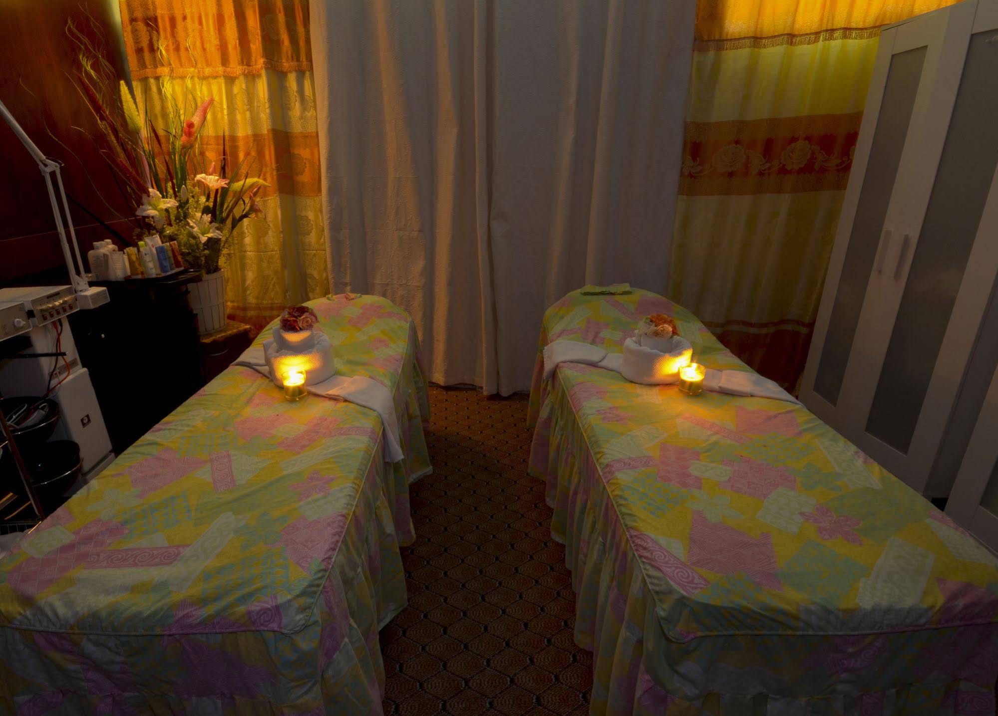 Parkside Suites - Discovery Gardens