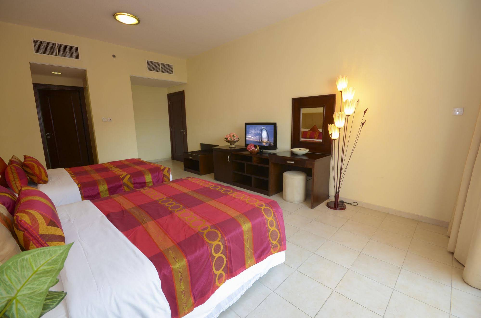 Parkside Suites - Discovery Gardens