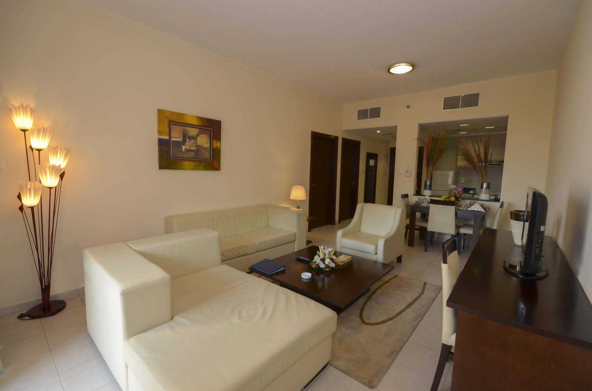 Parkside Suites - Discovery Gardens