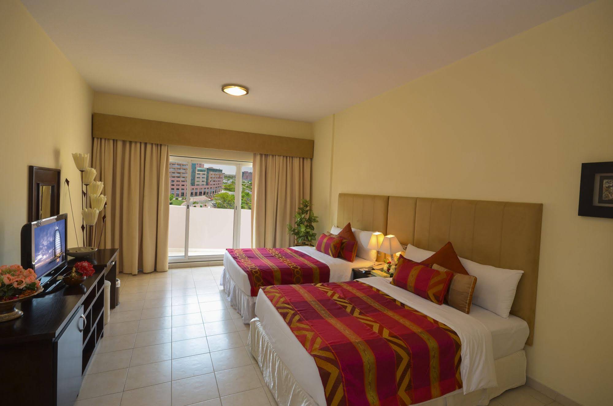 Parkside Suites - Discovery Gardens