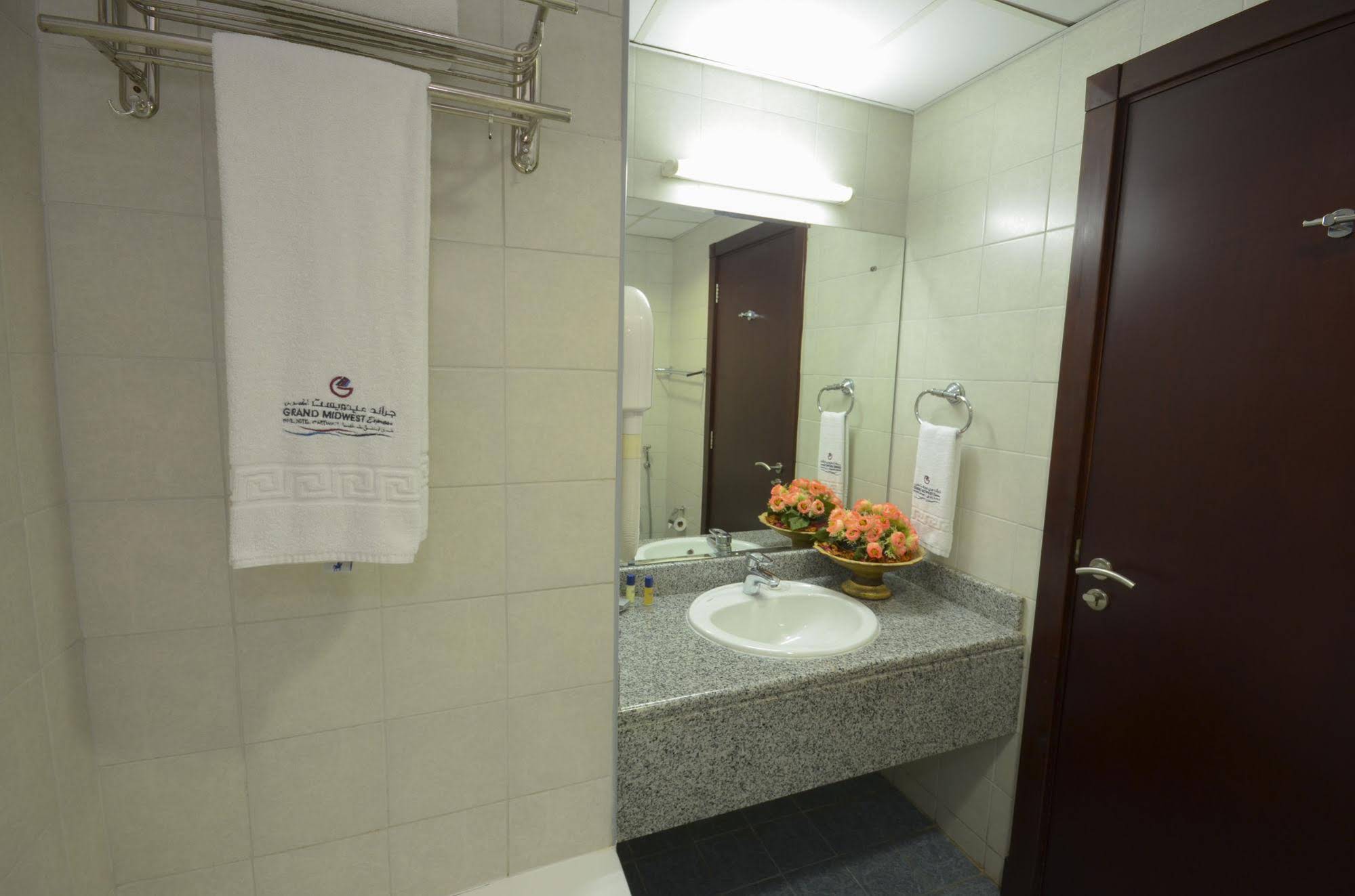 Parkside Suites - Discovery Gardens