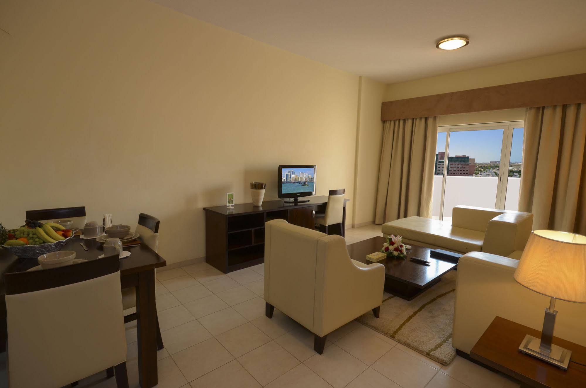 Parkside Suites - Discovery Gardens