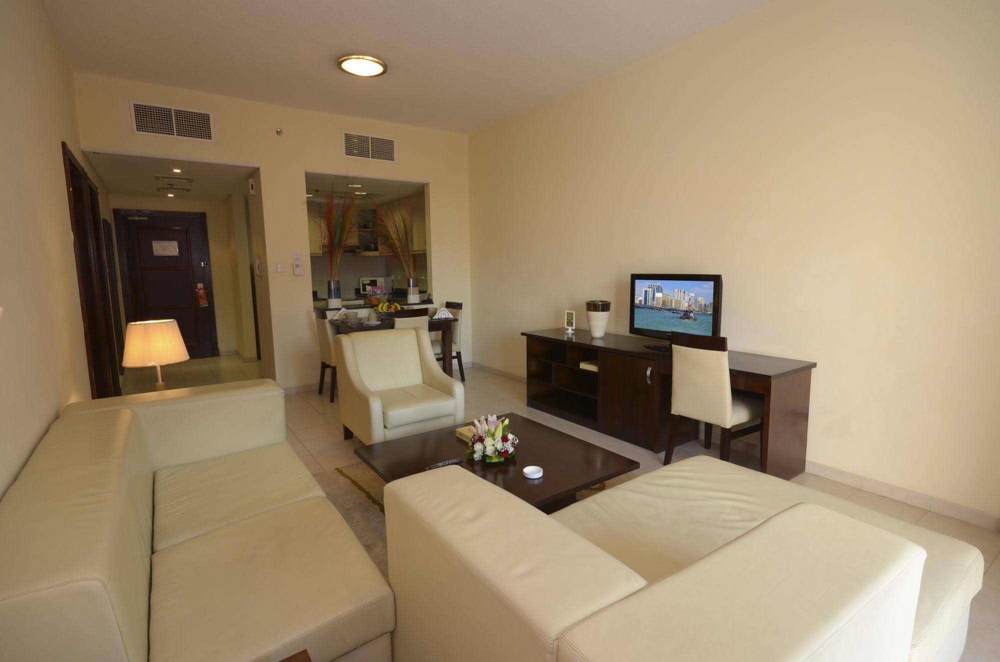 Parkside Suites - Discovery Gardens