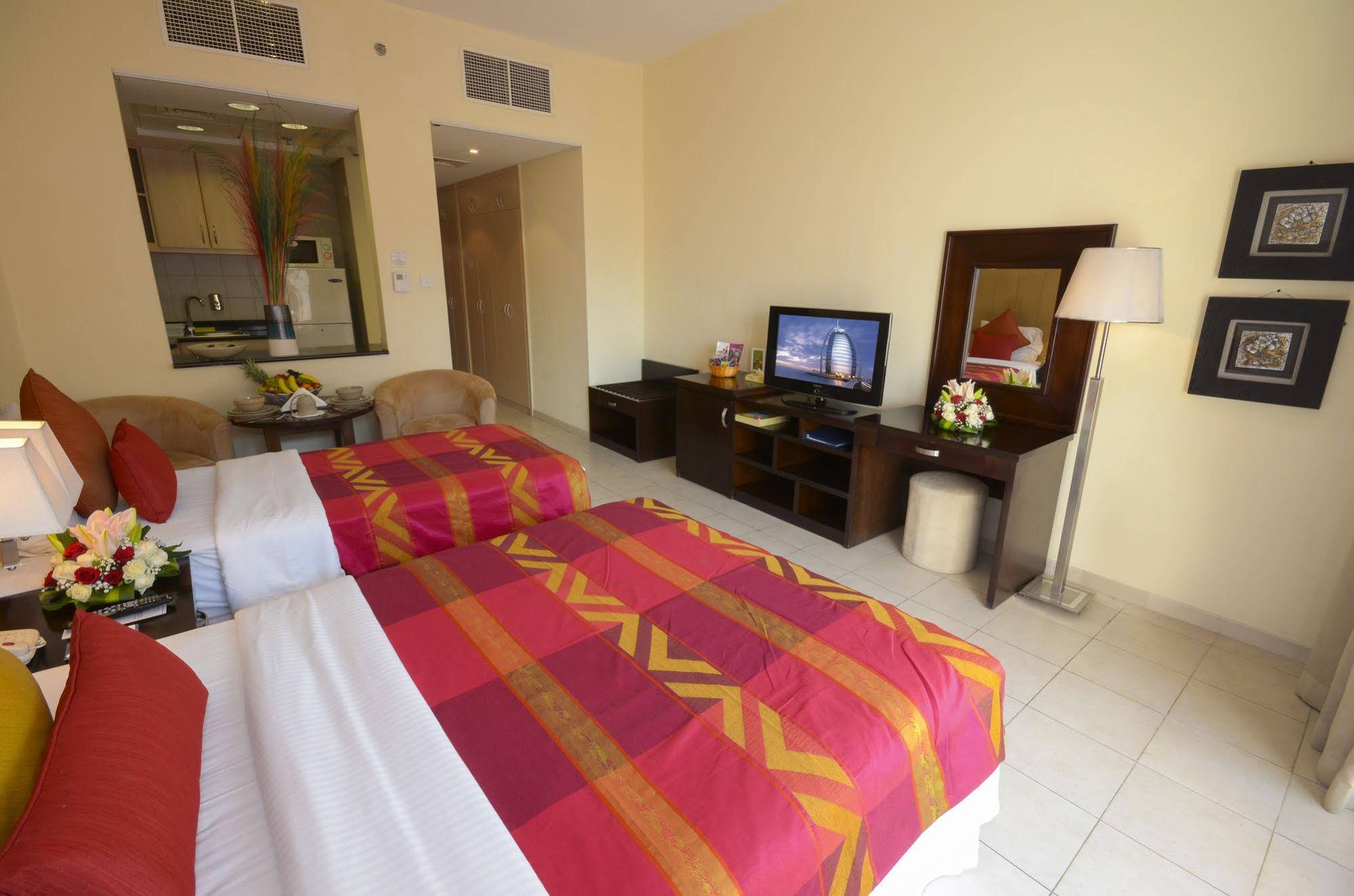 Parkside Suites - Discovery Gardens