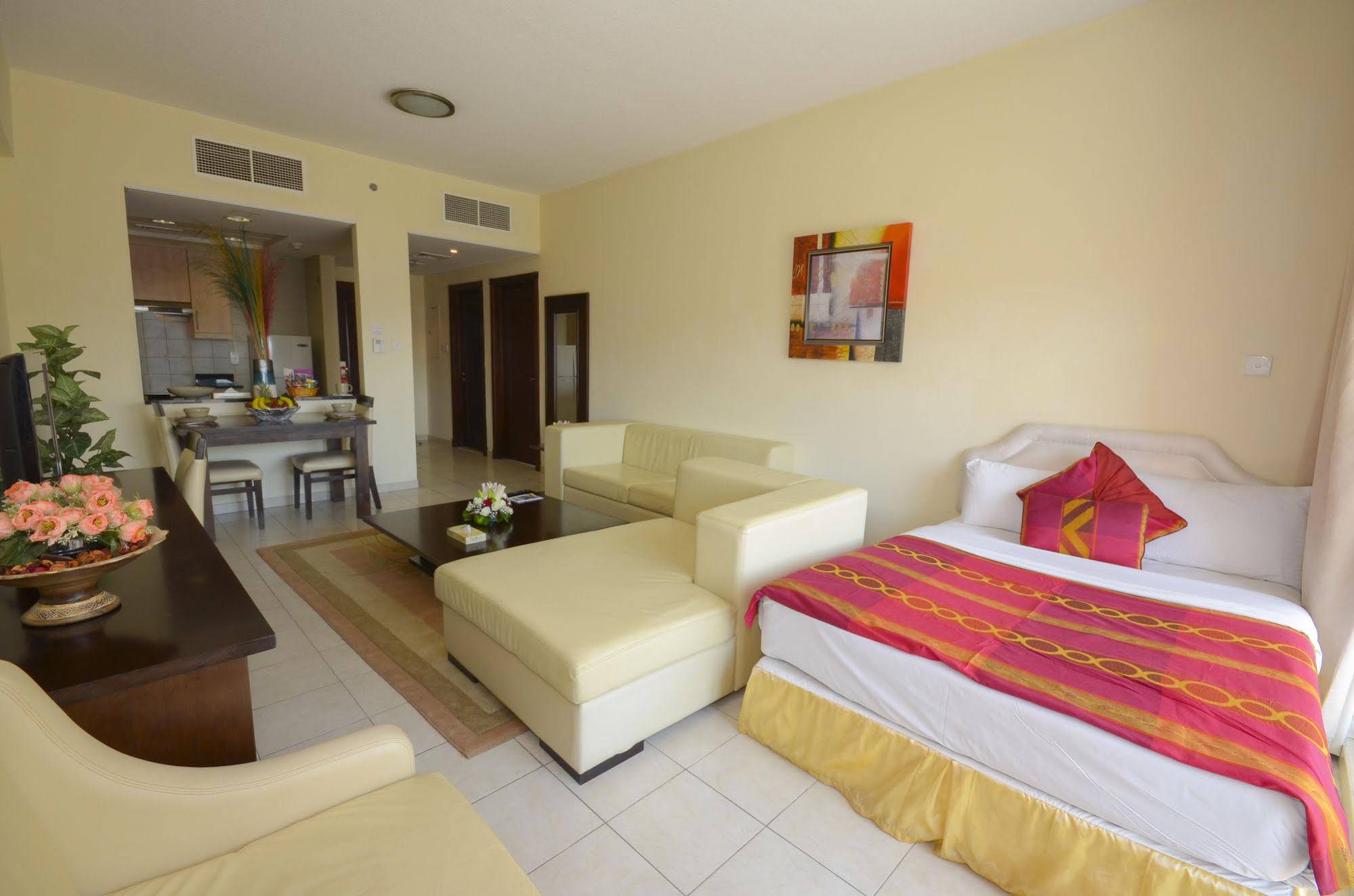 Parkside Suites - Discovery Gardens