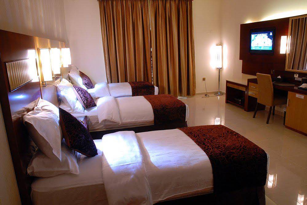 Phoenix Hotel