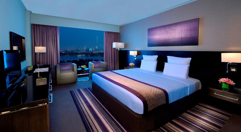 Pullman Dubai Creek City Centre Hotel