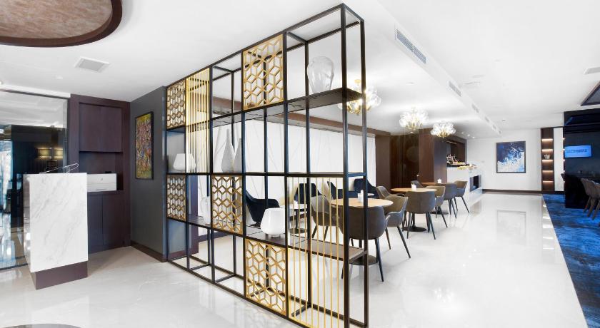 Pullman Dubai Creek City Centre Hotel