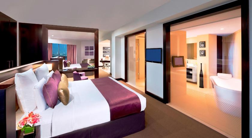 Pullman Dubai Creek City Centre Hotel