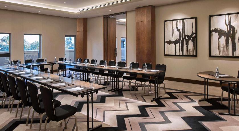 Pullman Dubai Creek City Centre Hotel