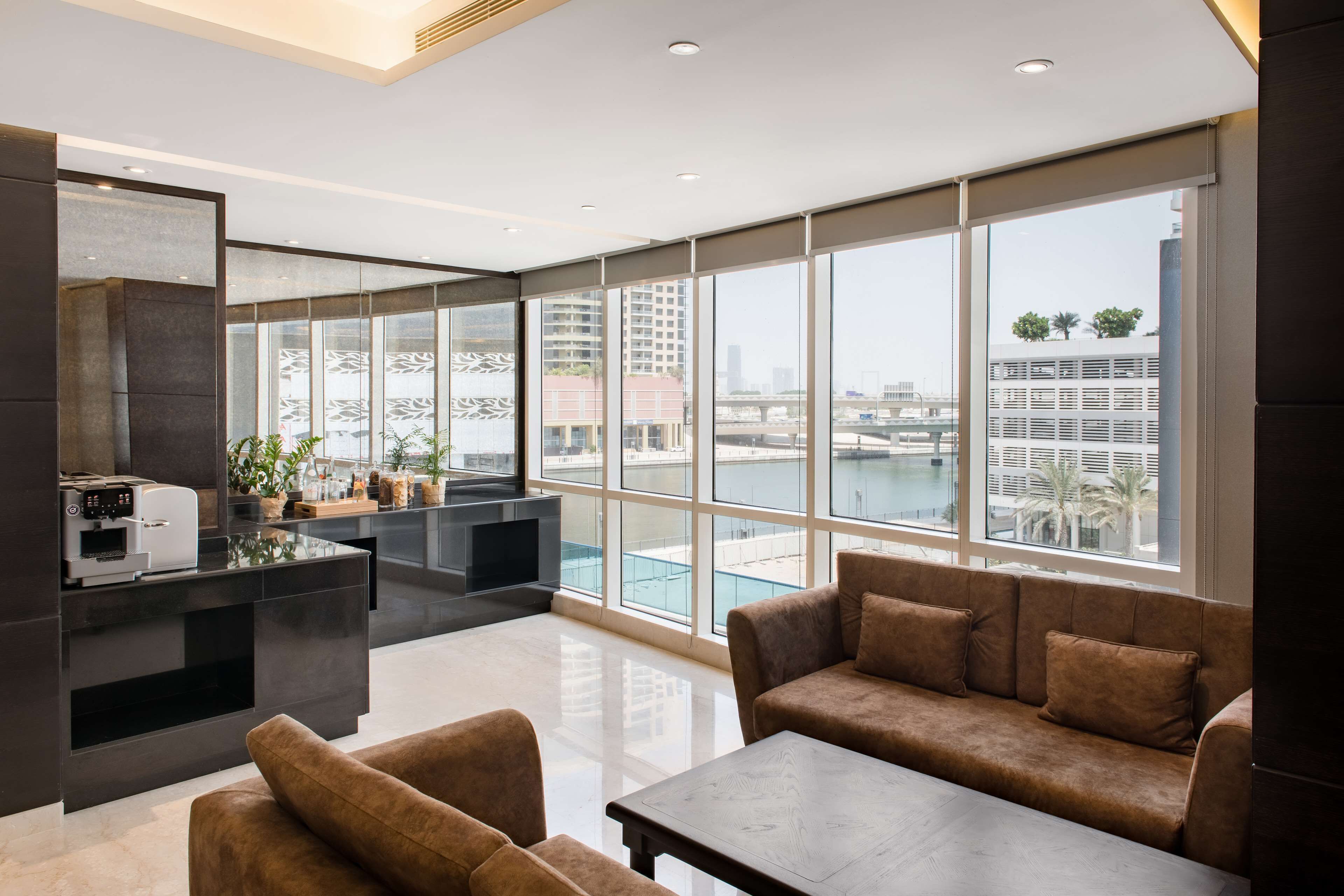 Radisson Blu Hotel, Dubai Canal View