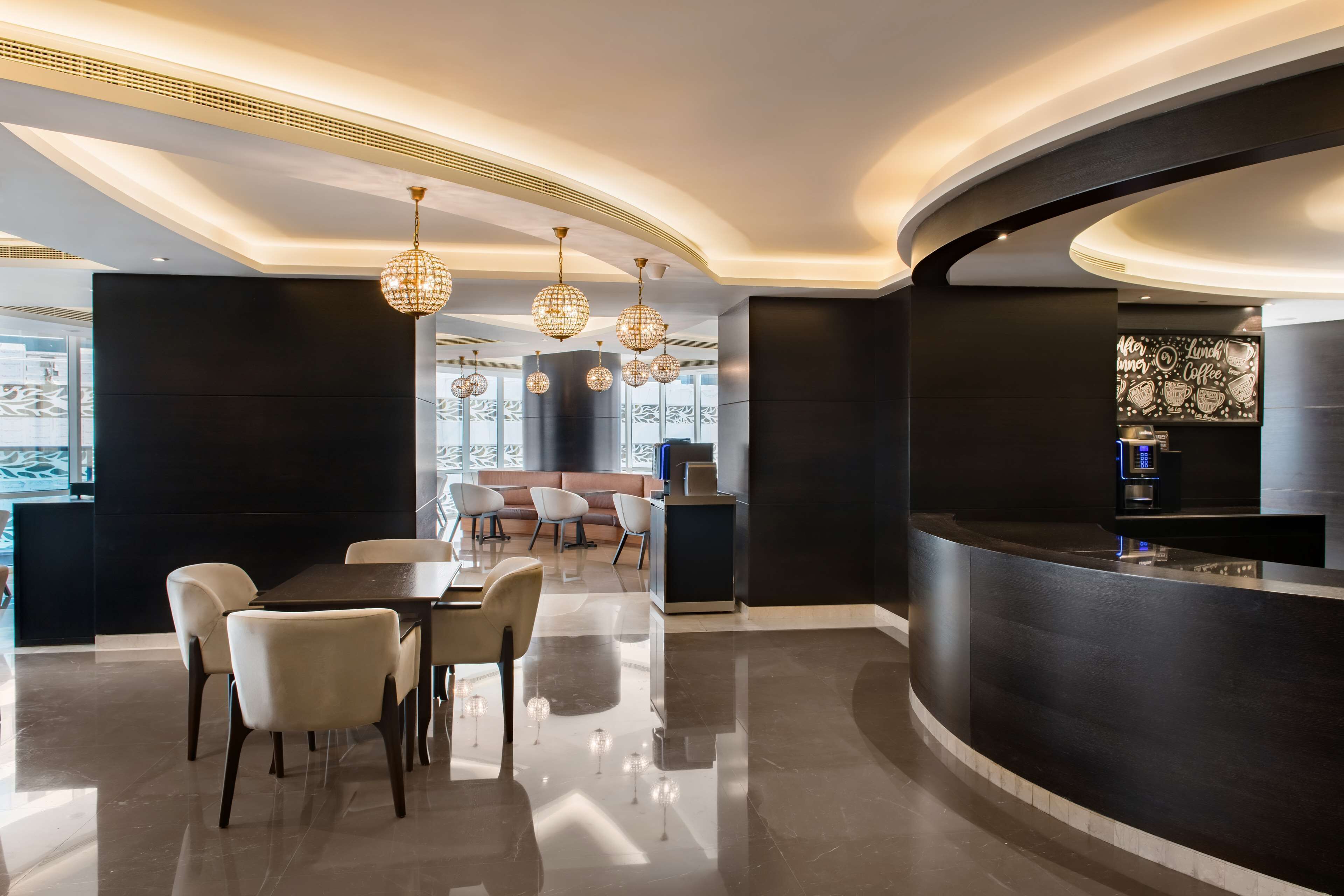 Radisson Blu Hotel, Dubai Canal View