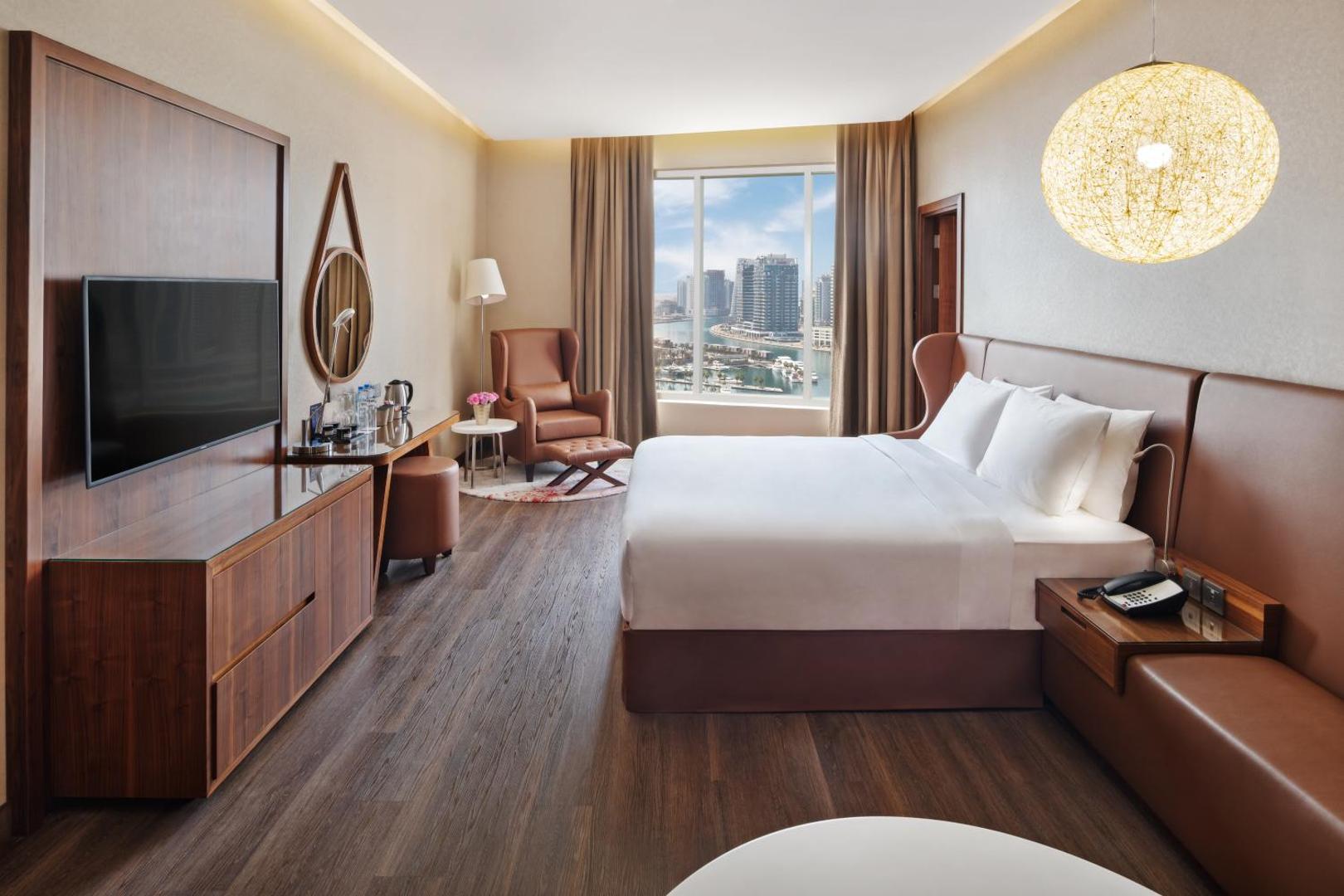 Radisson Blu Hotel, Dubai Canal View