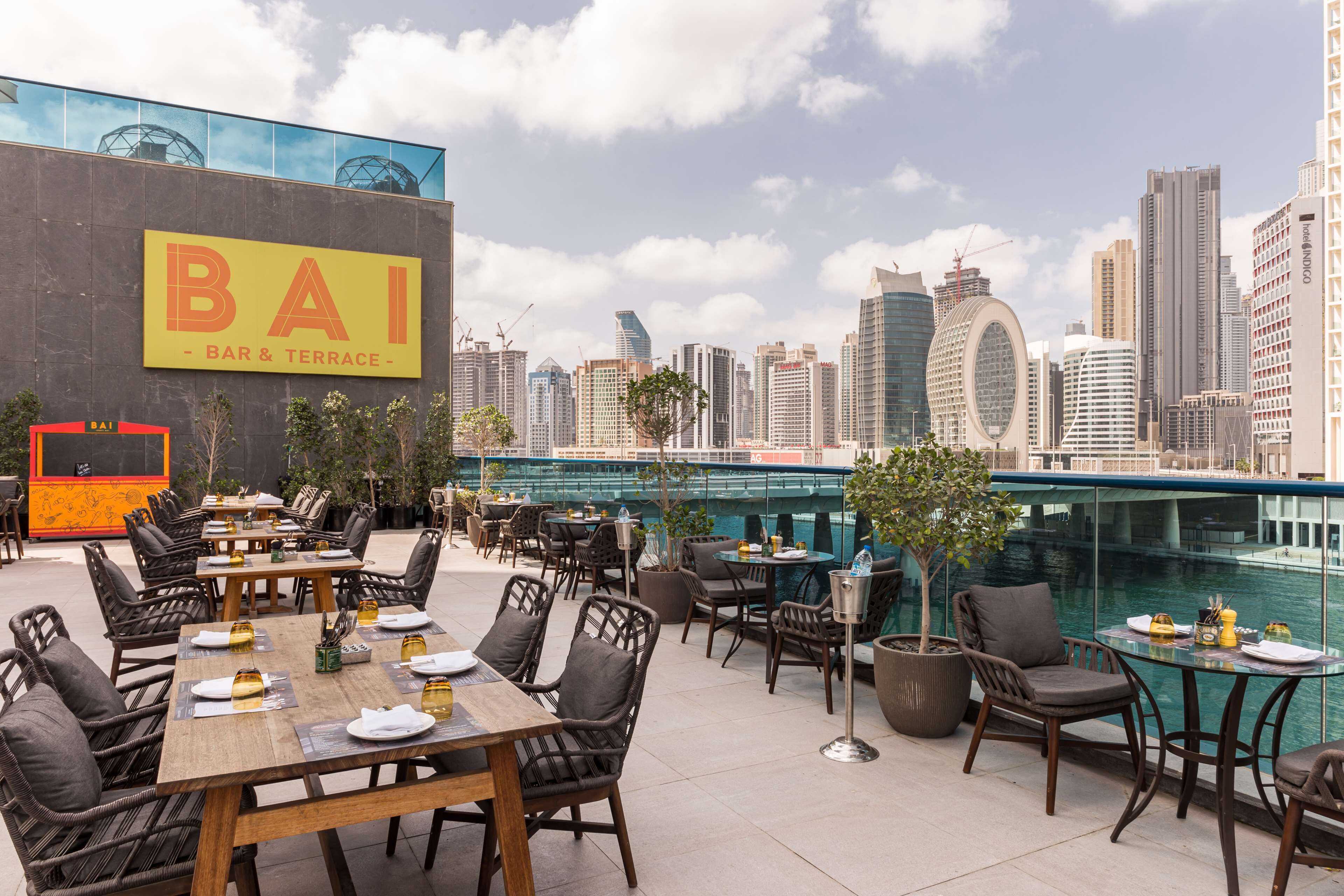 Radisson Blu Hotel, Dubai Canal View