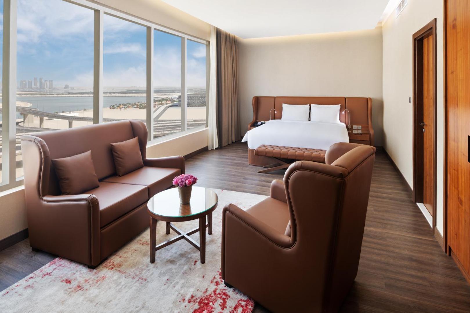 Radisson Blu Hotel, Dubai Canal View