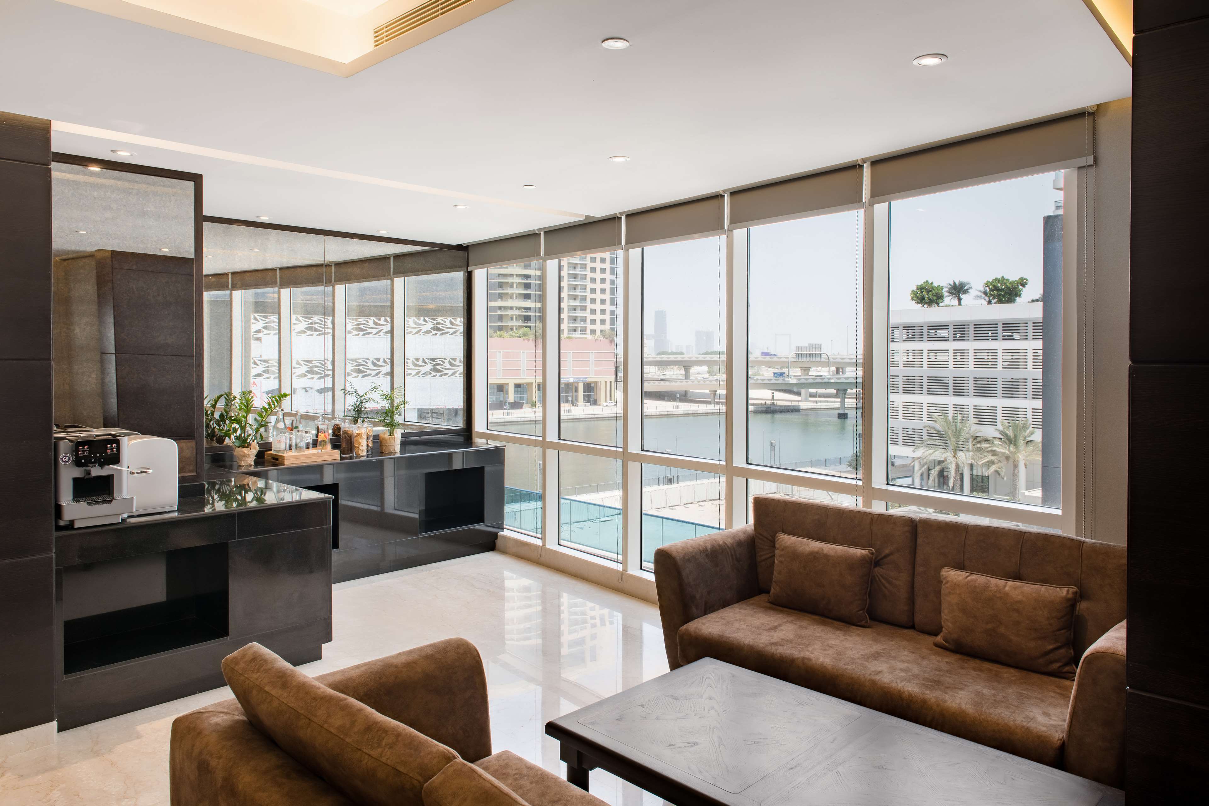 Radisson Blu Hotel, Dubai Canal View