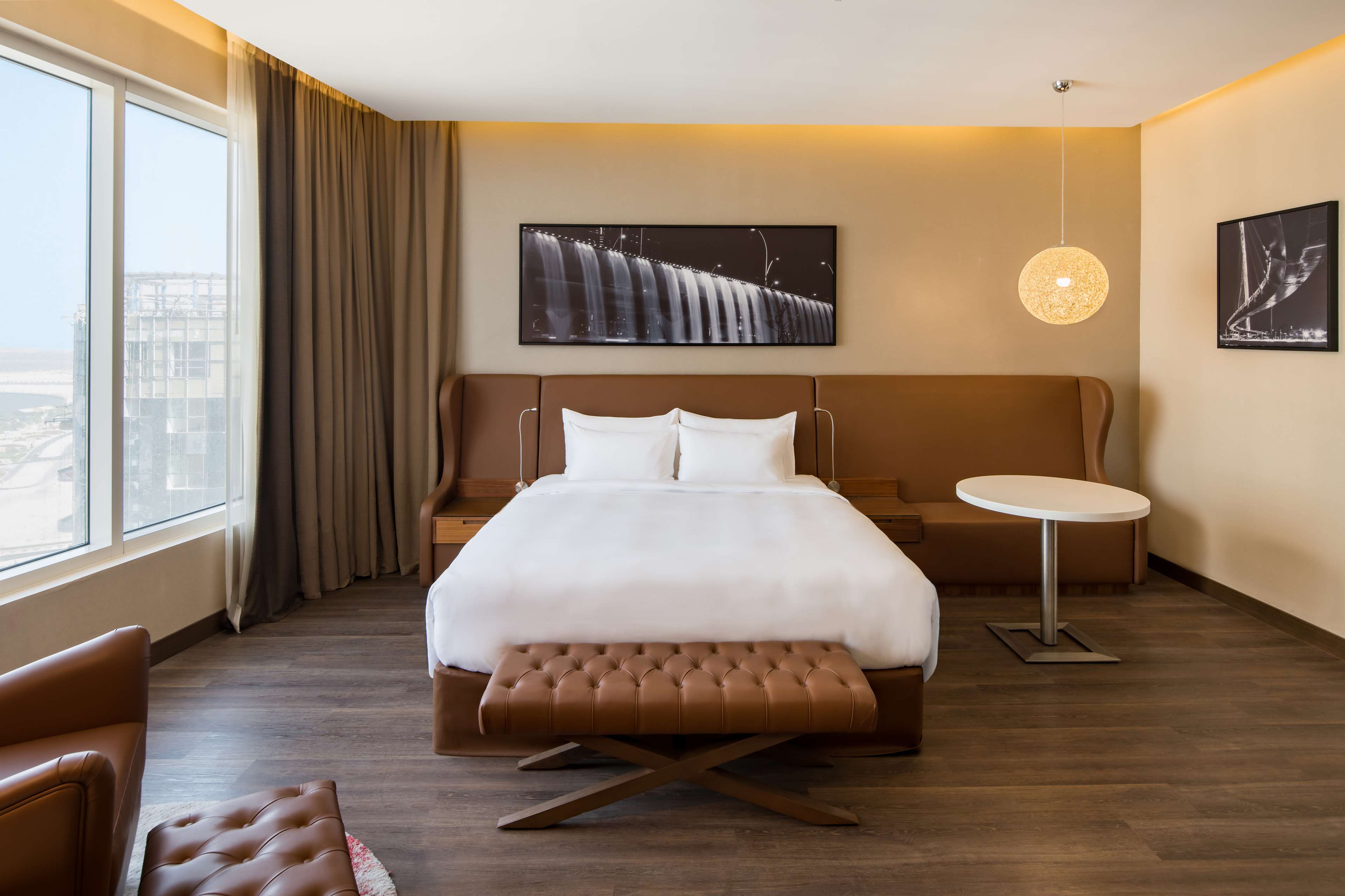 Radisson Blu Hotel, Dubai Canal View