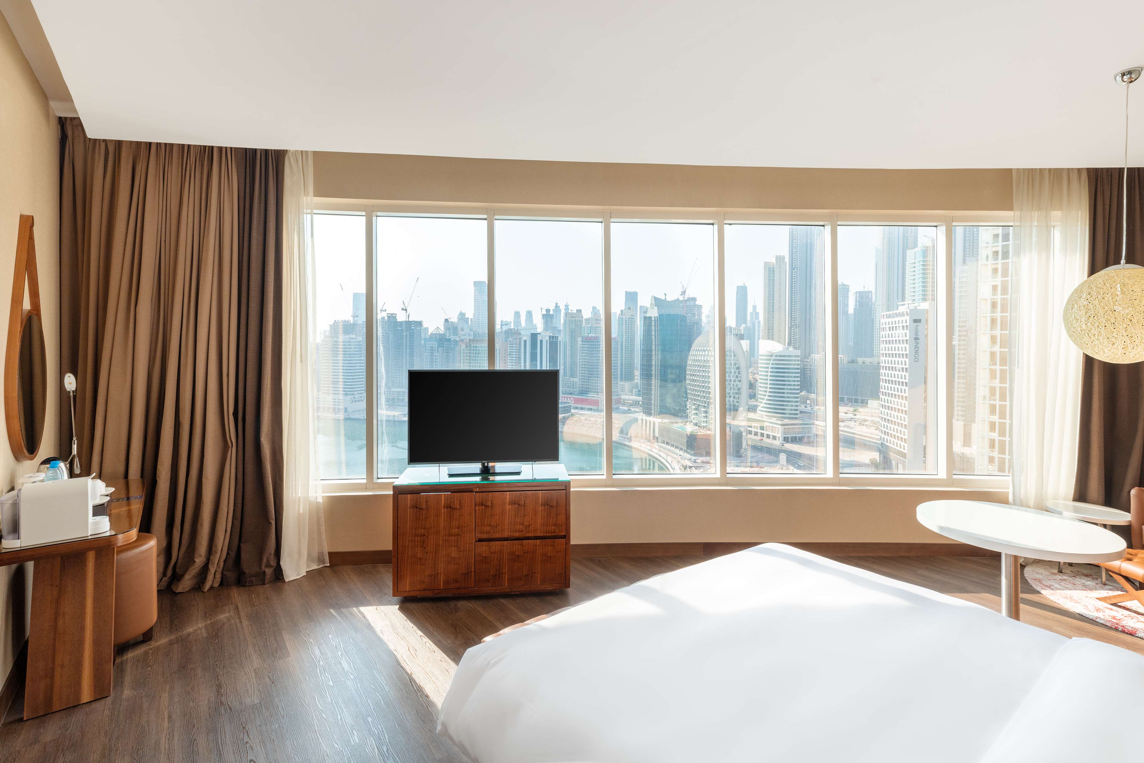 Radisson Blu Hotel, Dubai Canal View
