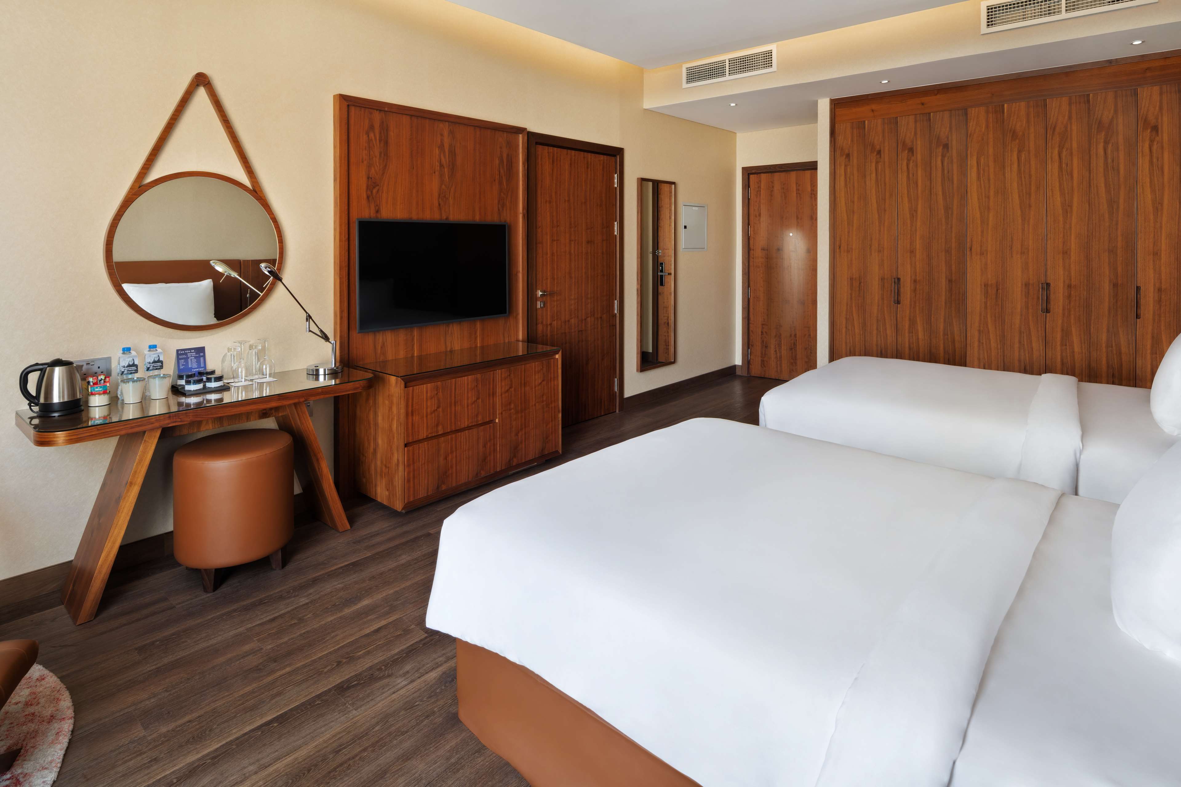 Radisson Blu Hotel, Dubai Canal View