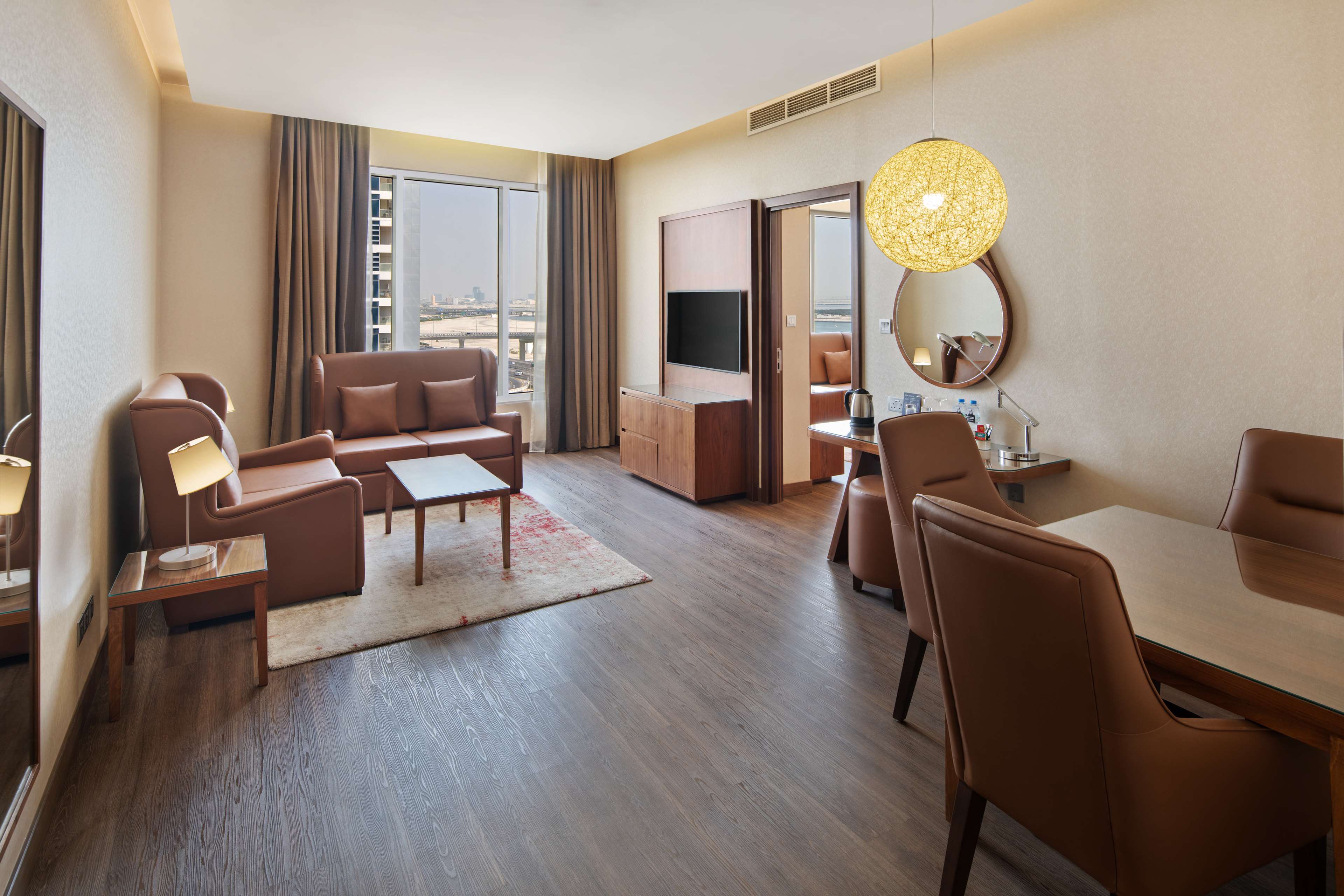 Radisson Blu Hotel, Dubai Canal View