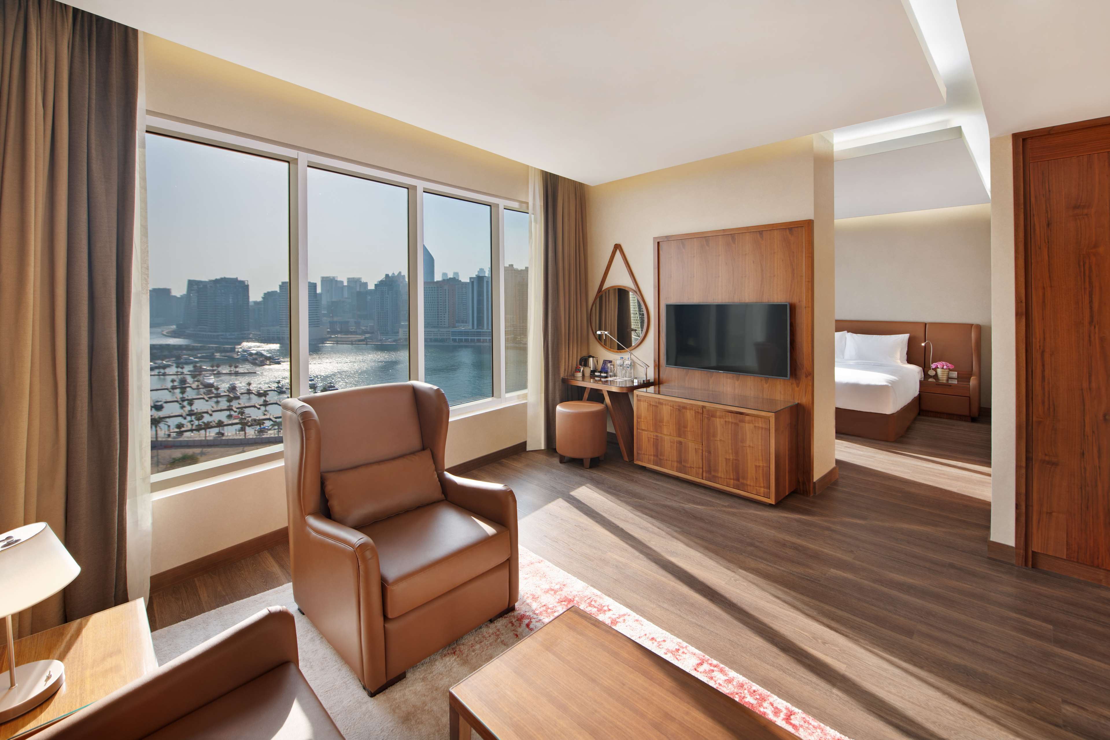 Radisson Blu Hotel, Dubai Canal View