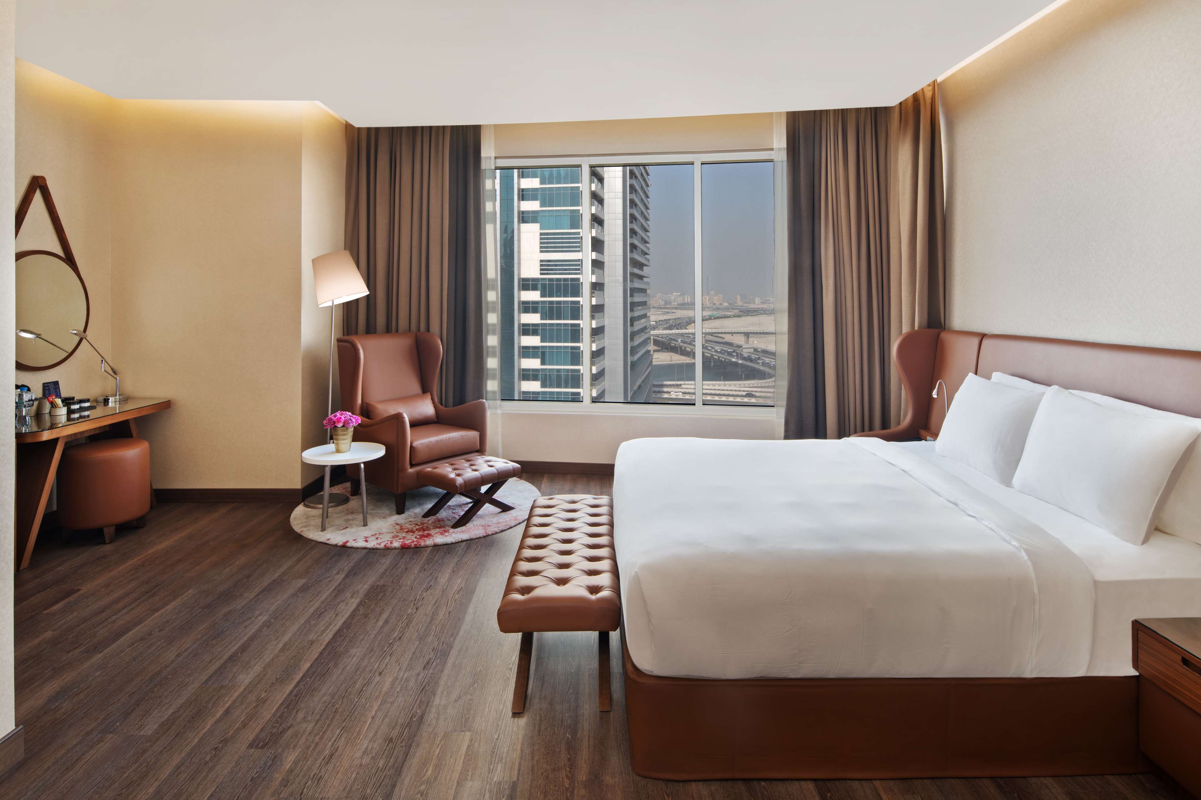 Radisson Blu Hotel, Dubai Canal View