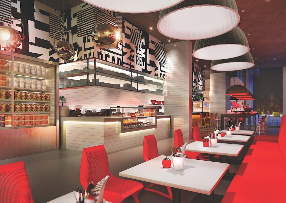 Radisson RED Hotel Dubai Silicon Oasis