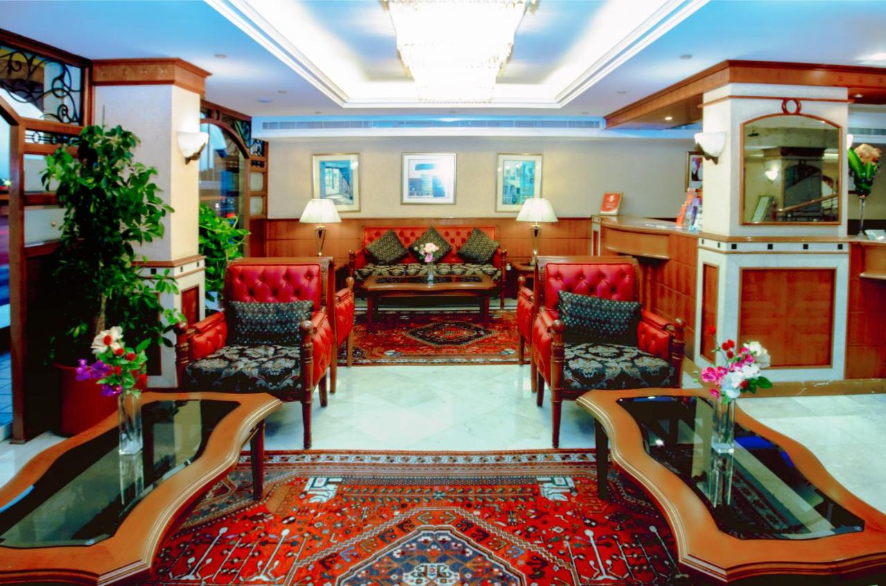 Riviera Hotel