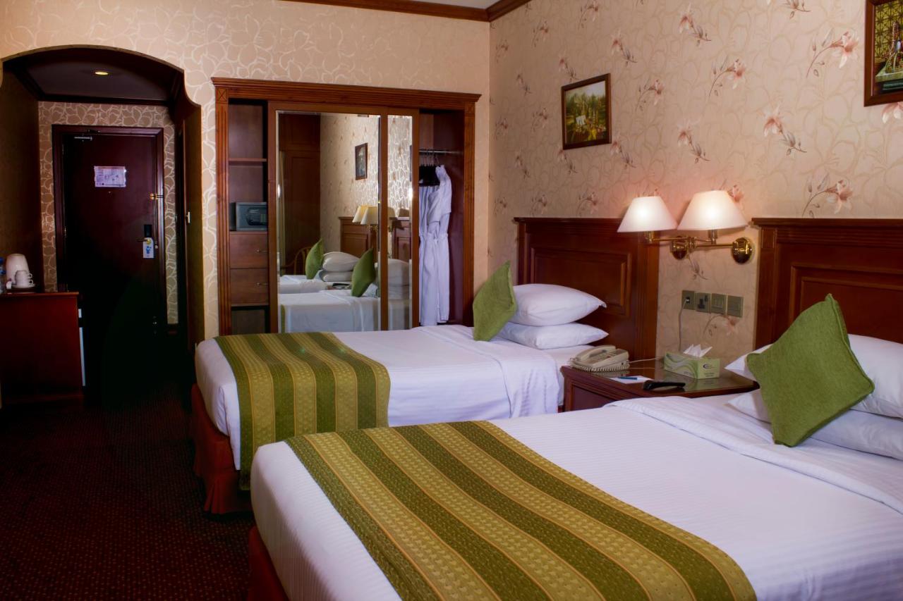 Riviera Hotel