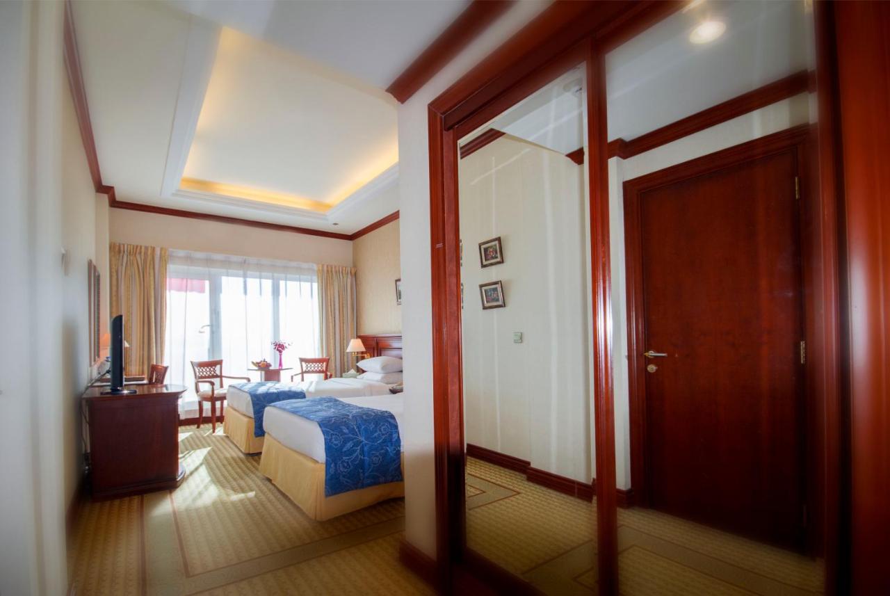 Riviera Hotel