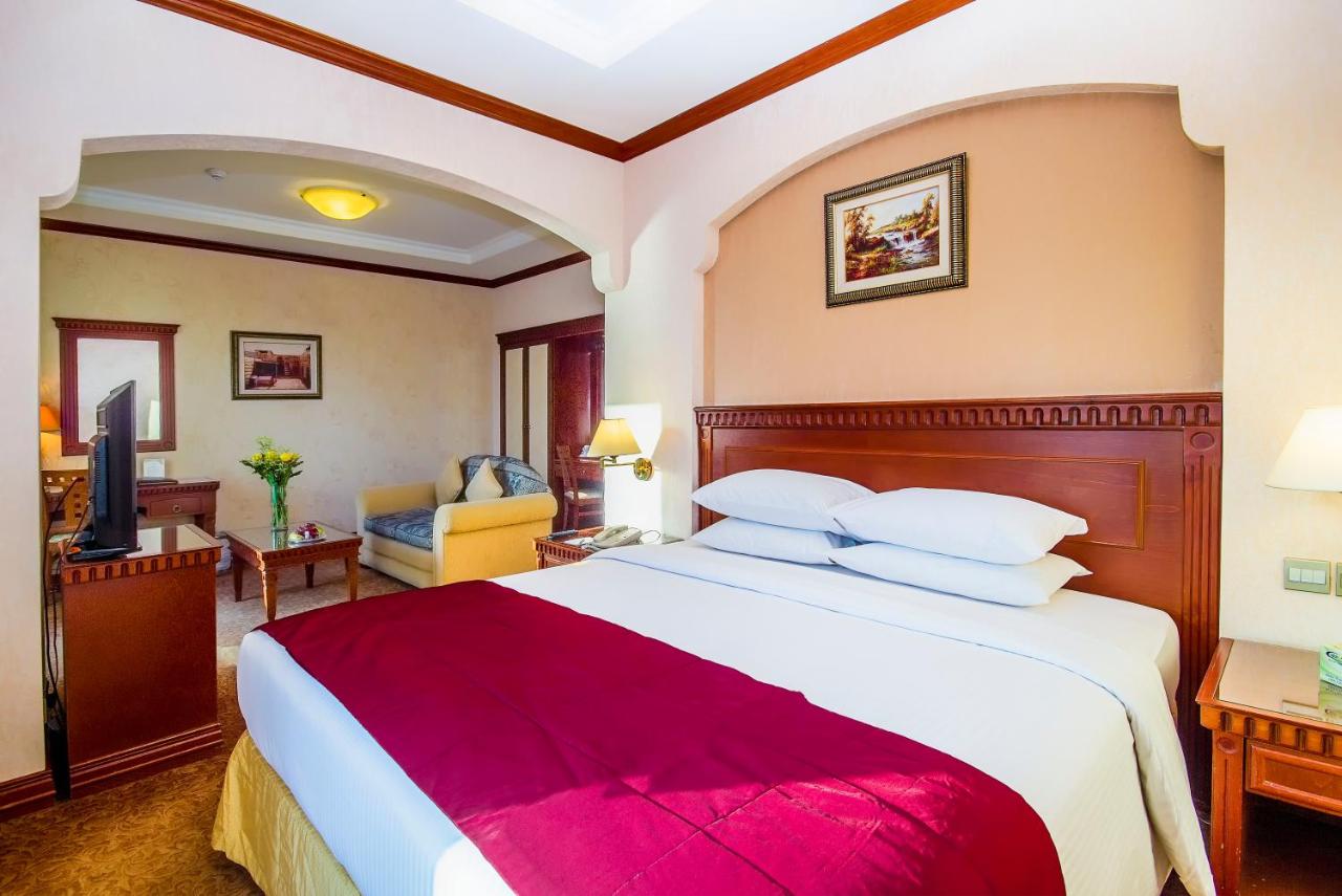 Riviera Hotel