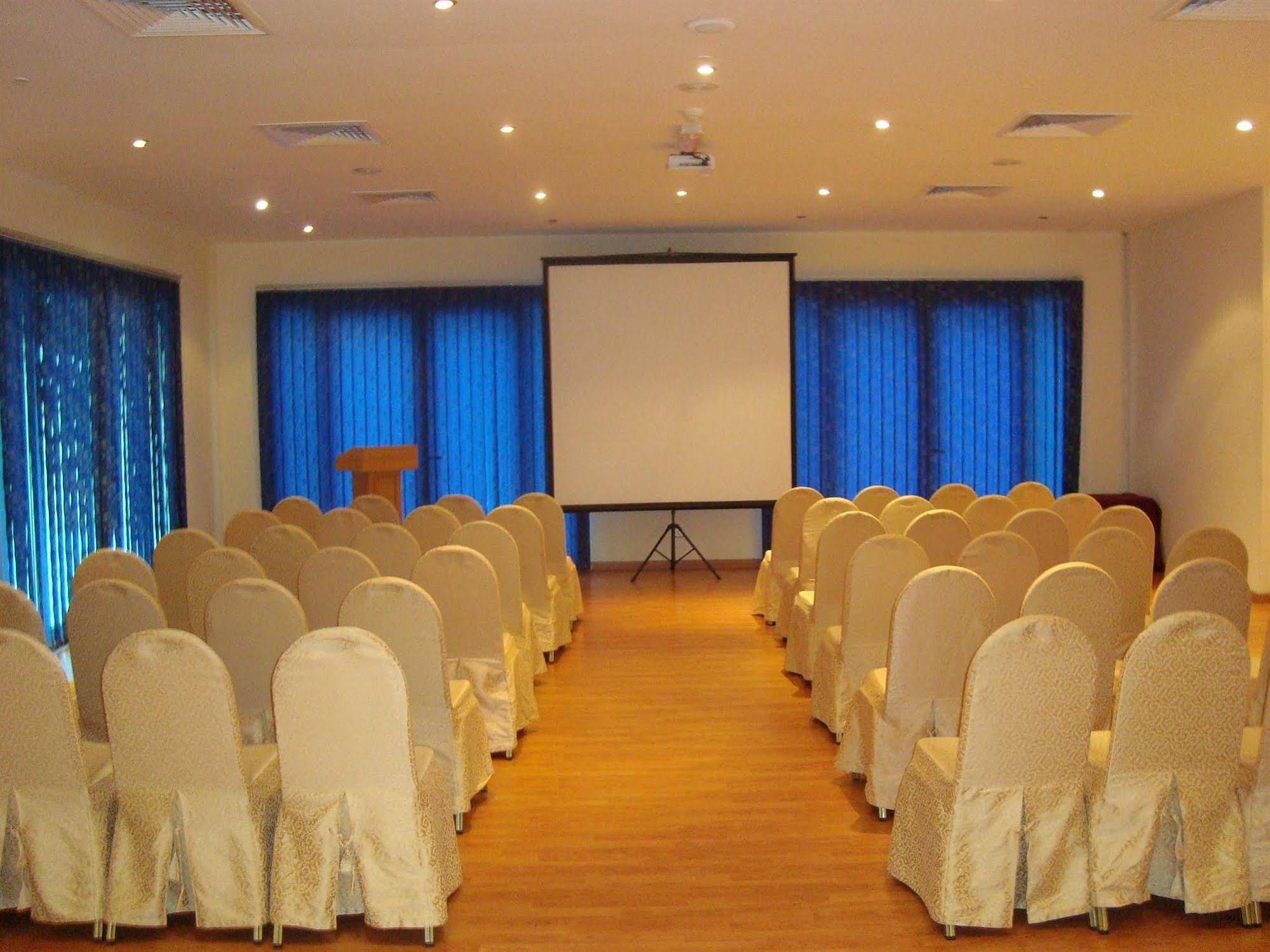 Royal Ascot Hotel Apartment