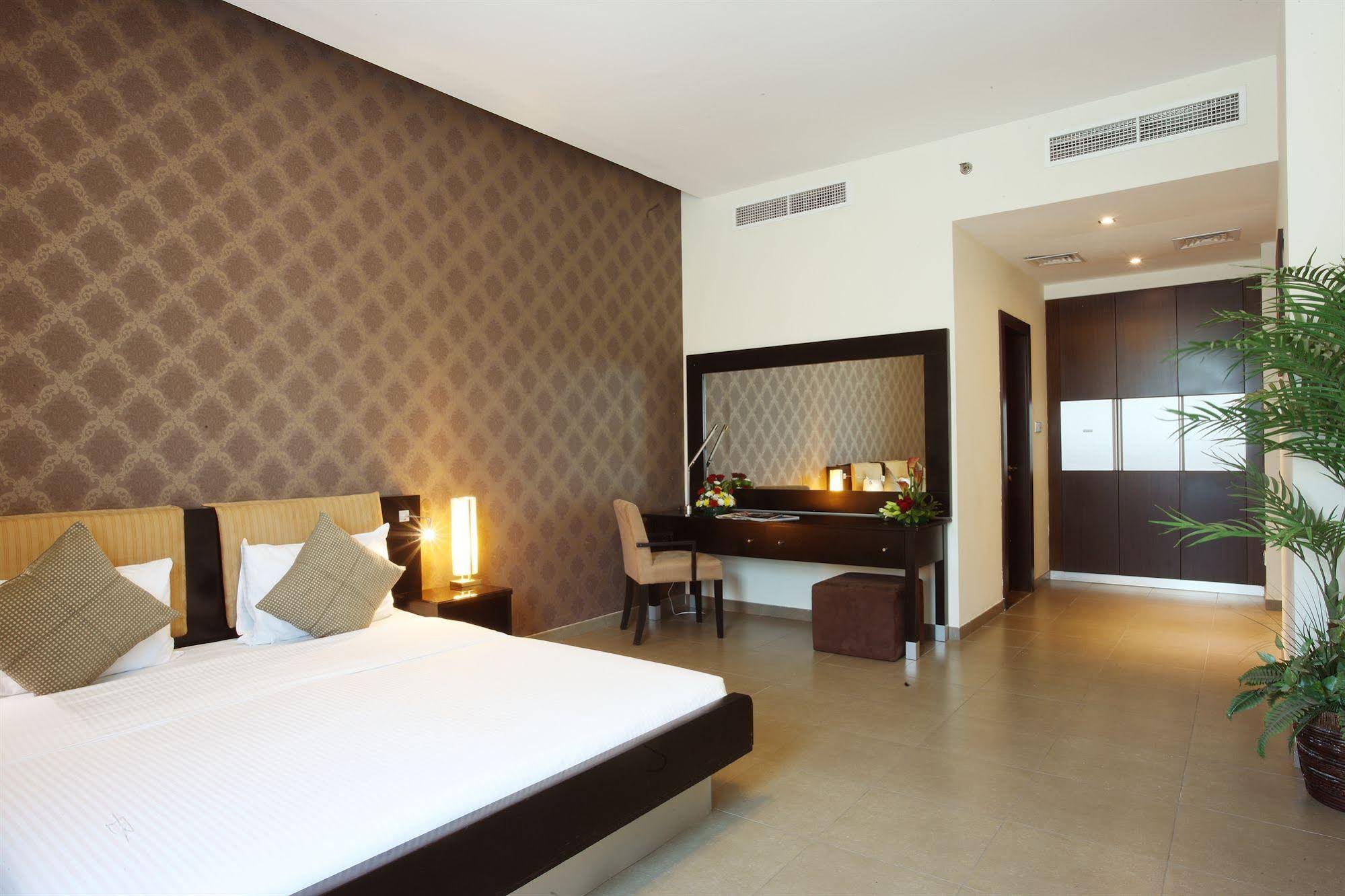 Royal Ascot Hotel Apartment