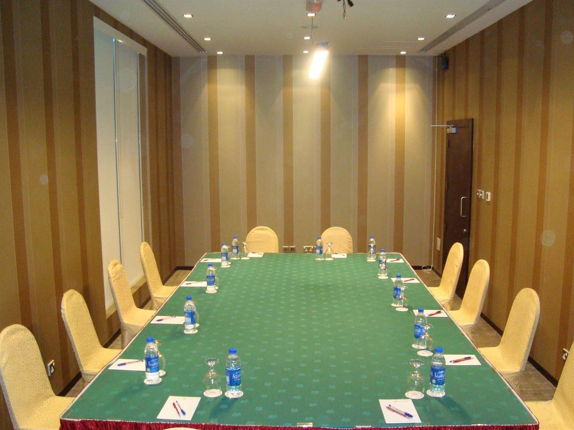 Royal Ascot Hotel Apartment