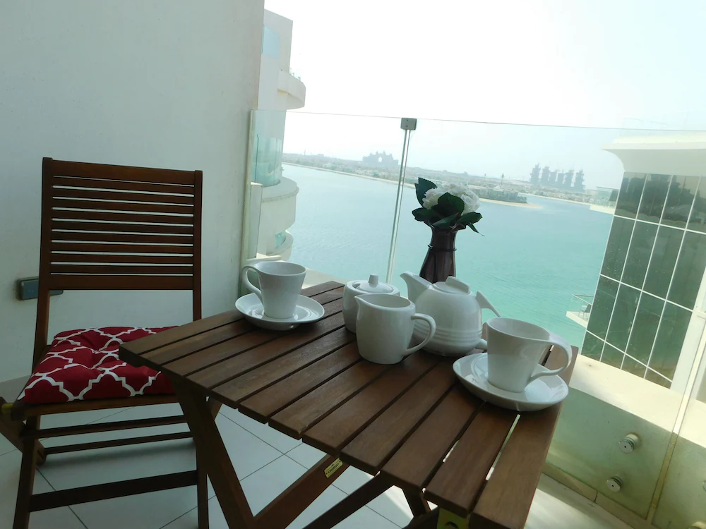 Royal Bay by Azizi by Luton Vacation Homes