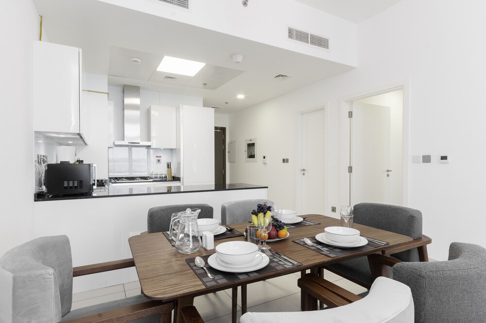 Royal Bay by Azizi by Luton Vacation Homes