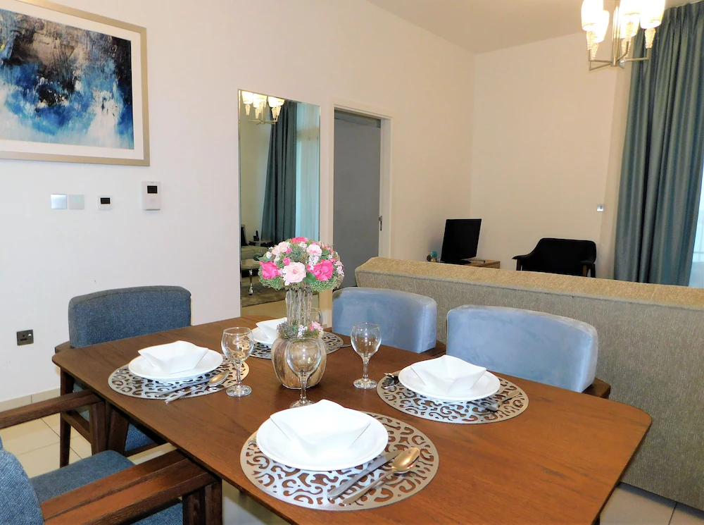 Royal Bay by Azizi by Luton Vacation Homes