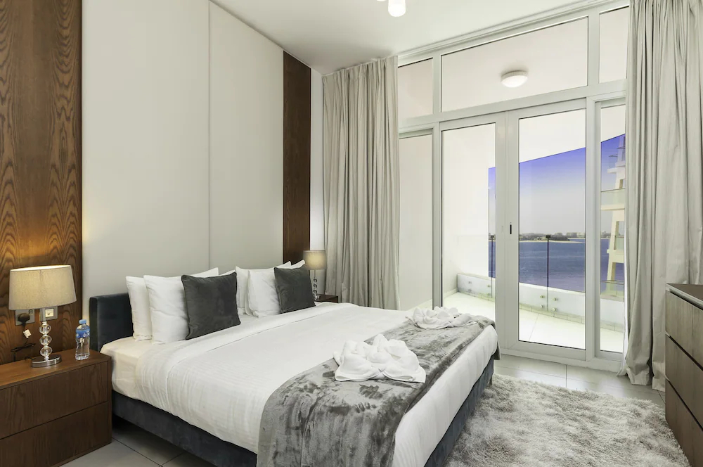 Royal Bay by Azizi by Luton Vacation Homes