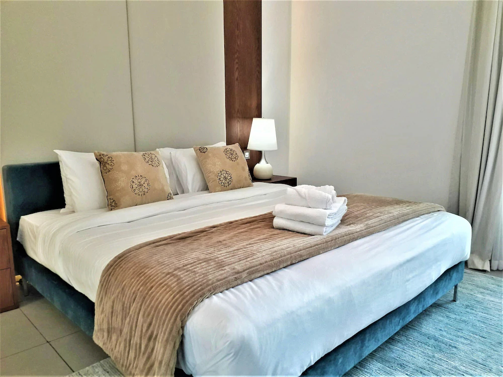 Royal Bay by Azizi by Luton Vacation Homes