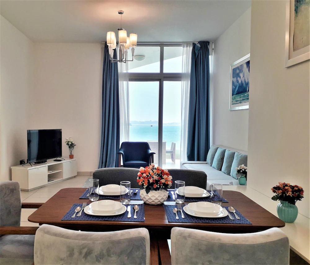 Royal Bay by Azizi by Luton Vacation Homes
