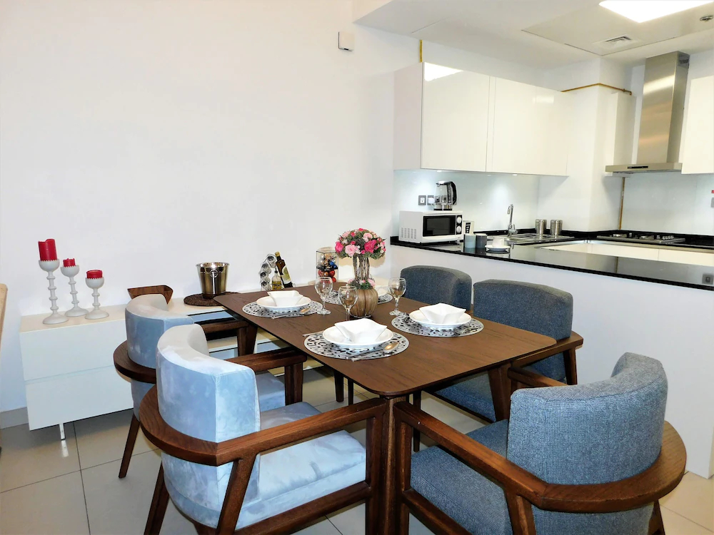 Royal Bay by Azizi by Luton Vacation Homes