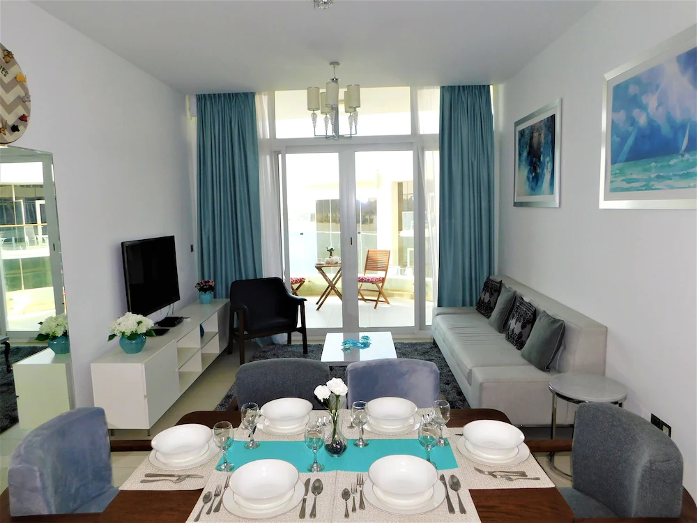 Royal Bay by Azizi by Luton Vacation Homes