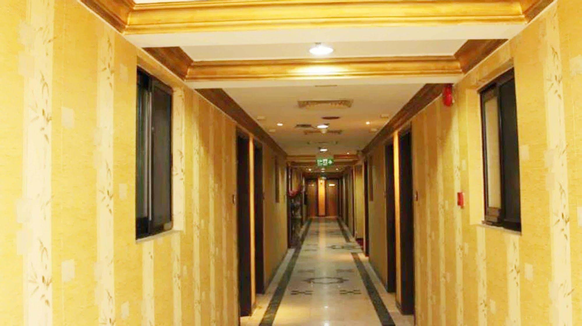 Royal Garden Hotel