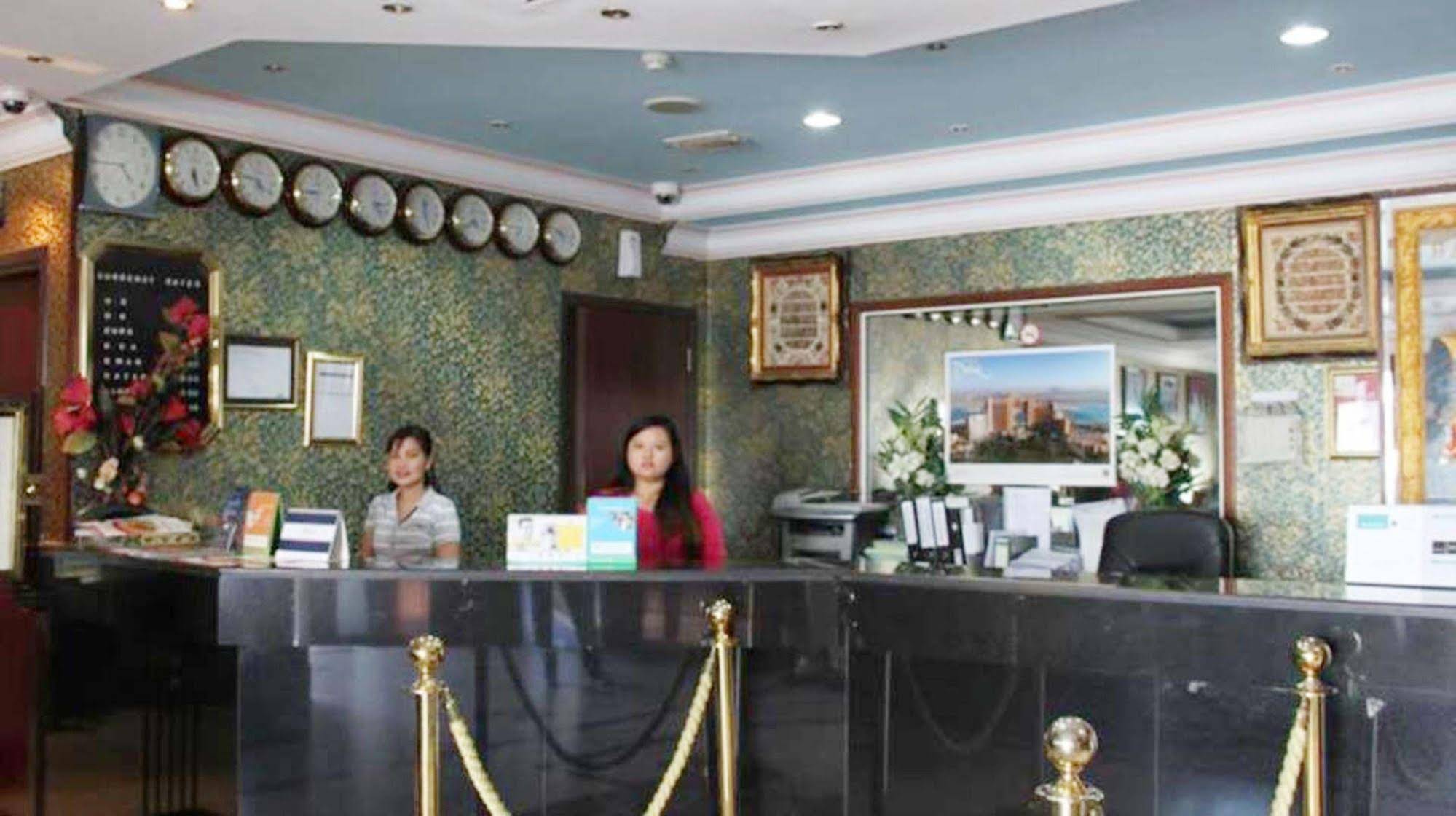 Royal Garden Hotel