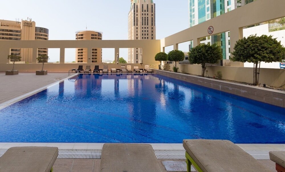 The Royal Oceanic by HiGuests Vacation Homes