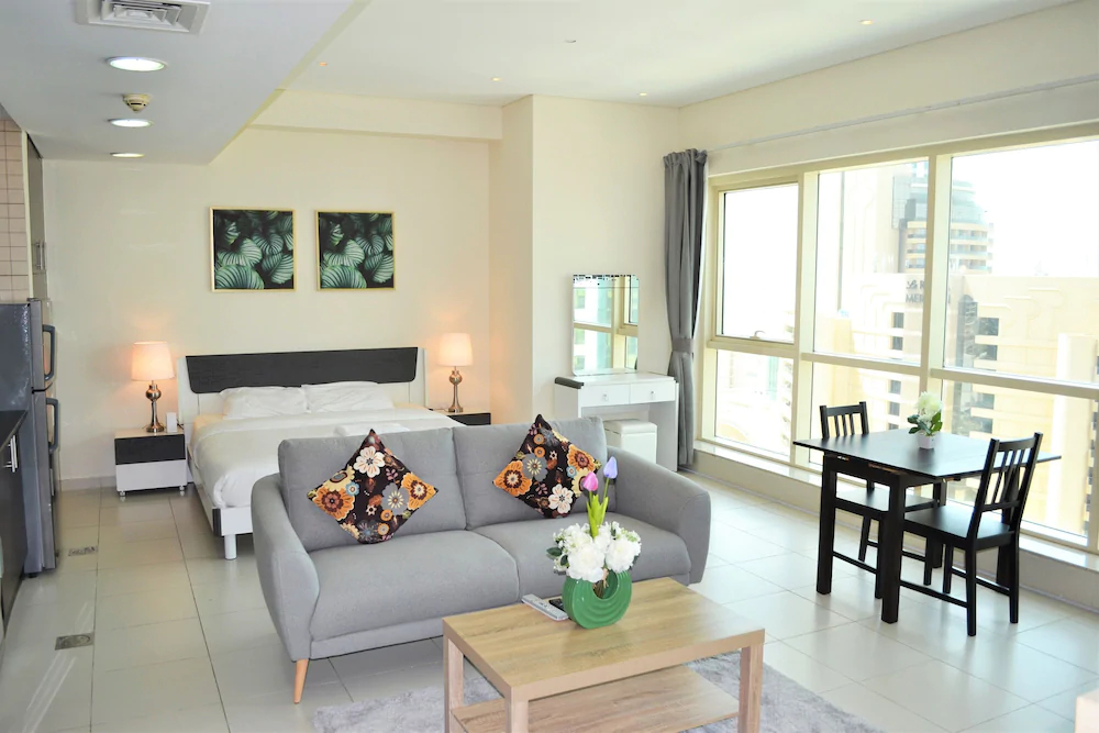 The Royal Oceanic by Ascapes Holiday Homes